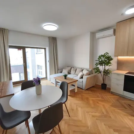 Elegant In The Heart Of Apartment Pressburg
