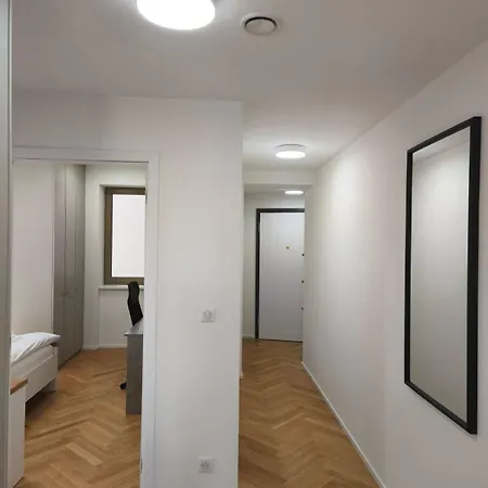 Elegant In The Heart Of Apartment *
